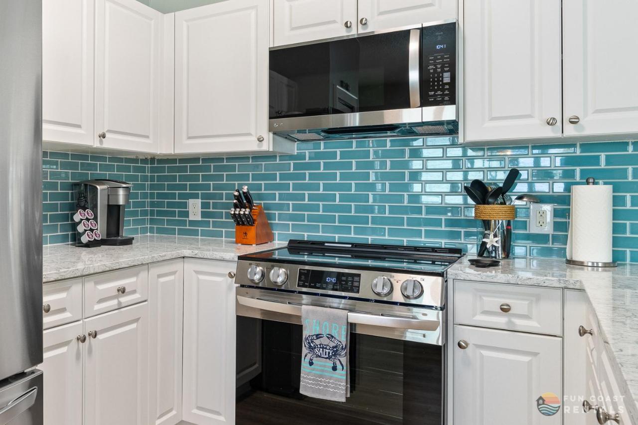 On Flagler Avenue! Dog Friendly With Balcony And Parking Walk To The Beach! New Smyrna Beach Luaran gambar
